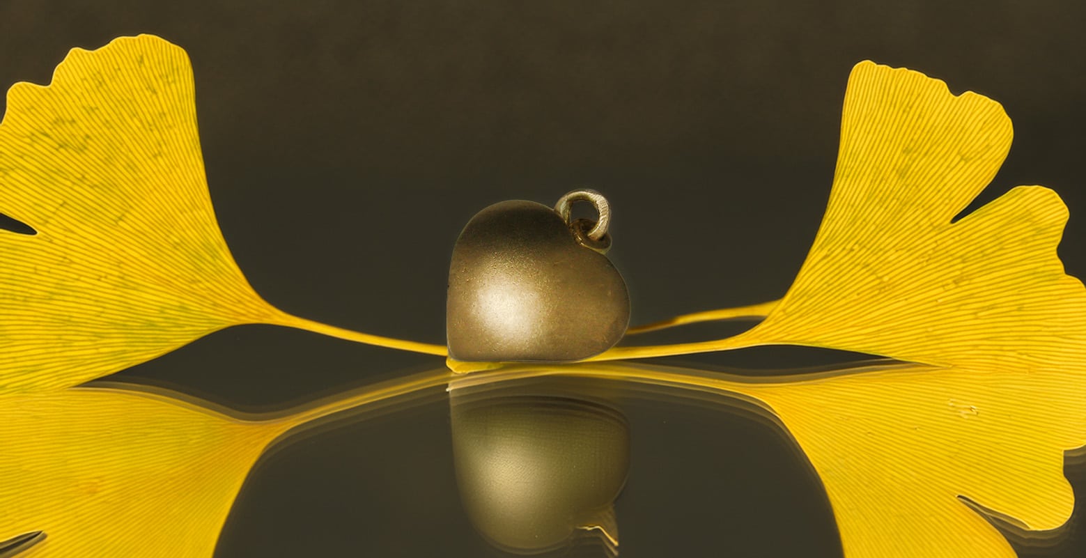 mourning jewellery